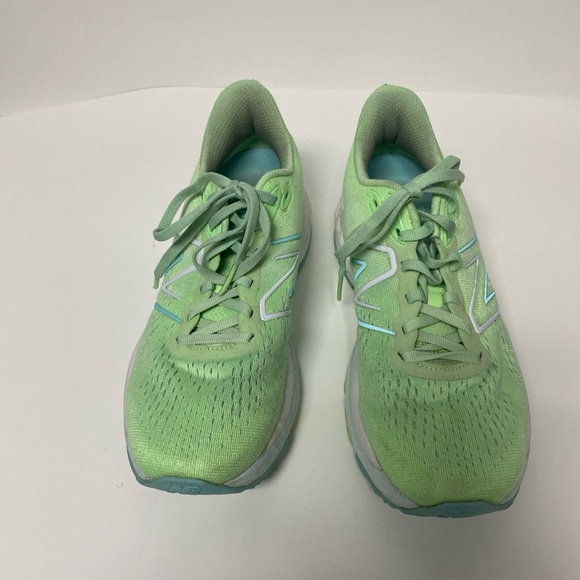 New Balance Shoes - New Balance X Fresh Foam 880 Women's Green Athletic Shoes Size 8